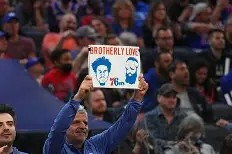 关于费城76人训练开放日；关键时刻队长鼓劲引欢呼；葡超在即；球探报告显示潜力的信息-九游体育